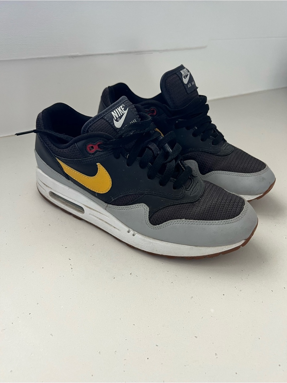 Nike Air Max 1 Essential Dark Grey Laser Orange Men Size 8.5 Sneakers 537383-020